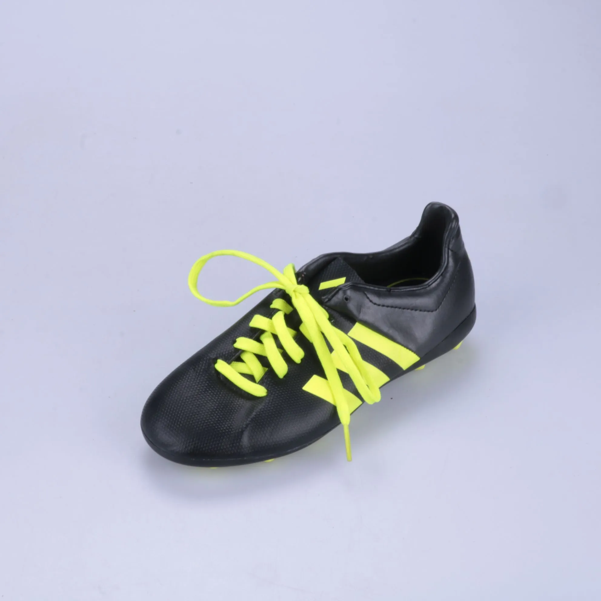 бутсы Adidas