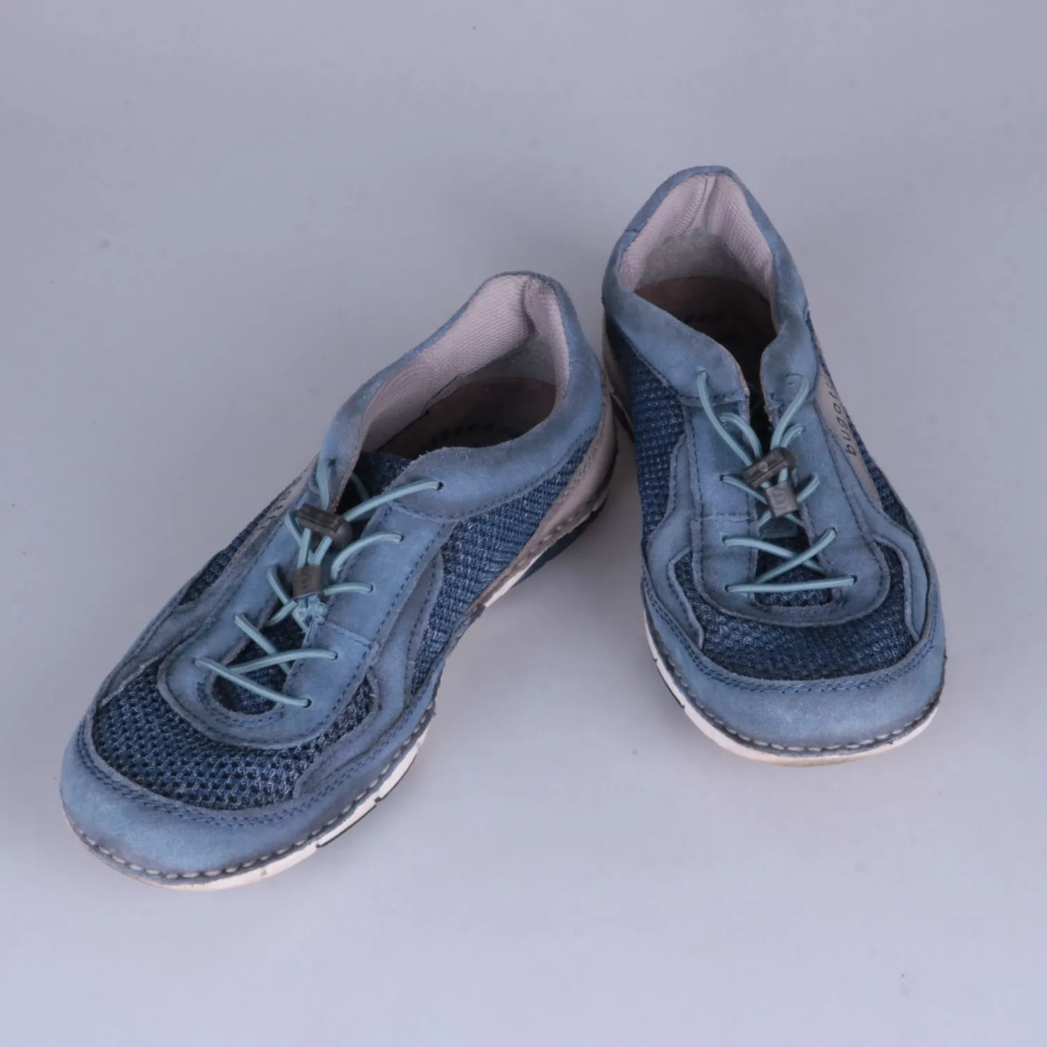 кроссовки Bugatti
